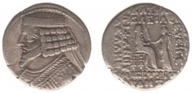 Parthian Kingdom - Phraates IV (38-2 BC) - AR Tetradrachm (Seleucia 26 BC, 14.08 g.) - Bare-headed bust to left, short beard somewhat square cut at th...