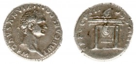Domitianus (81-96) - AR Denarius (Rome AD 81, 3.62 g) - Laureate head right / TR P COS VII DES VIII P P Garlanded and lighted altar (RIC 43 / BMC 165)...