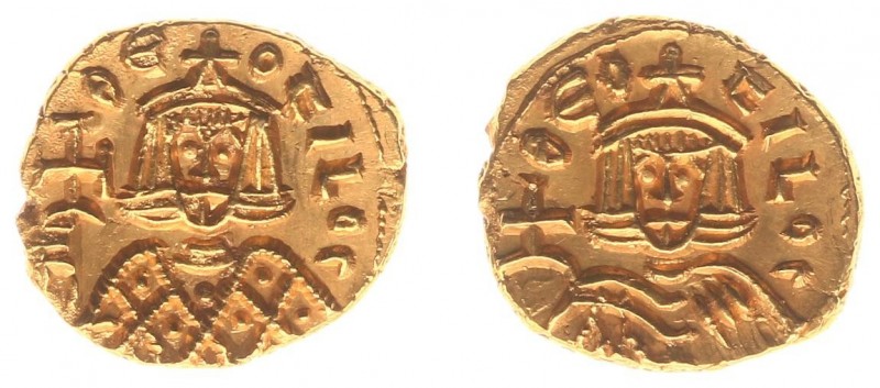 Theophilus (829-842) - AV Solidus (Syracuse AD 830-831, 3.85 g) - Crowned facing...