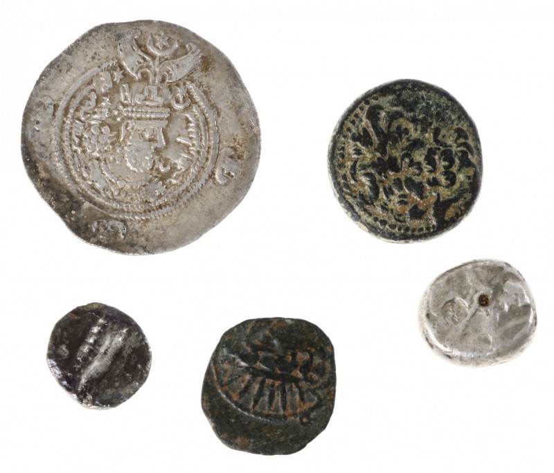 Eastern coinage - A small lot with an AR Siglos of Persia, an AR Sassanid Drachm...