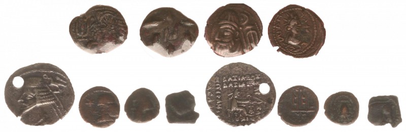 Eastern coinage - A small lot of Eastern coins: 1 Parthian AR Drachm (holed), 2 ...