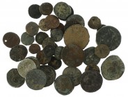 Miscellaneous - Lot with appr. 39 ancient coins, mainly bronzes, including some Roman Provincial, several era's and rulers, for hours of study! Severa...
