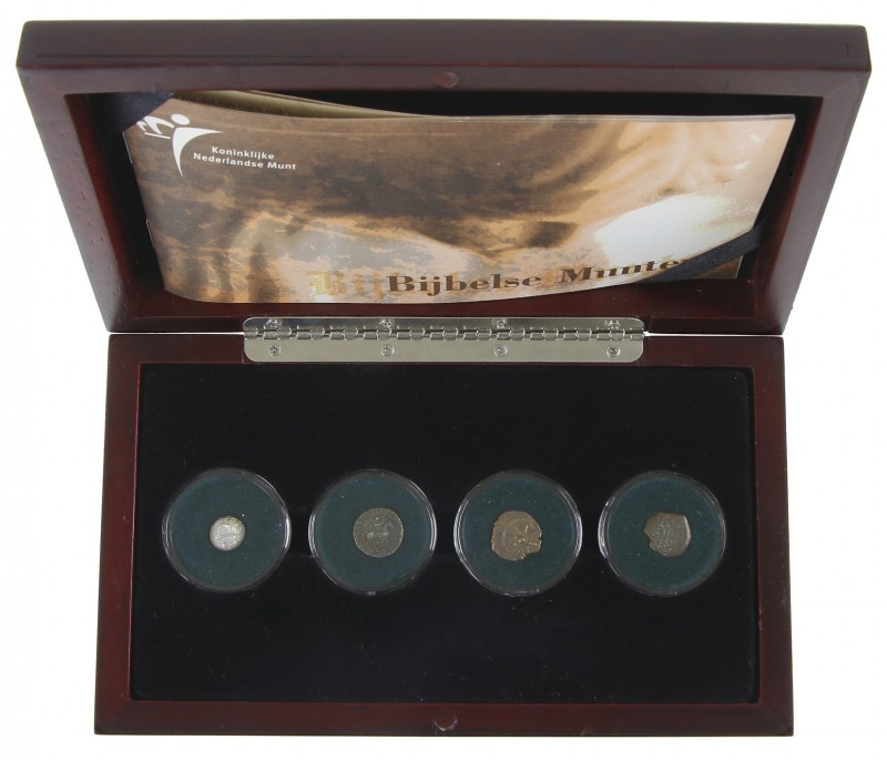 Miscellaneous - A presentation box 'Bijbelse munten' ('Biblical coins') by the R...