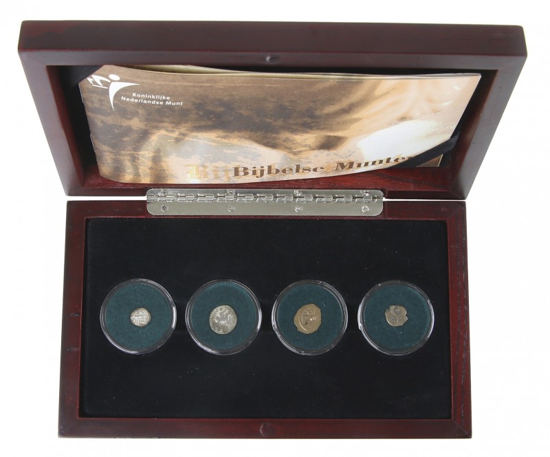Miscellaneous - A presentation box 'Bijbelse munten' ('Biblical coins') by the R...