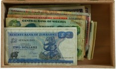 Afrika - Small box banknotes Africa including Sierra Leone, Zimbabwe, Sudan, etc. - Total ca. 70 pcs.