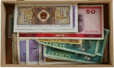 China - Small box banknotes China - Total ca. 100 pcs.