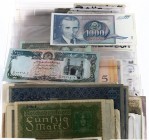 Miscellaneous - Box banknotes world including Cambodia, Cuba, France, Lebanon, Nigeria, Romania, Vietnam, Zimbabwe, etc.