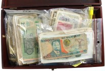 Miscellaneous - Box banknotes world including Argentina, Germany, Nigeria, Greece, etc. etc. - Total ca. 900 pcs.