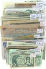 Miscellaneous - Small box banknotes world including Germany, Eritrea, Yemen, South Africa, Poland, etc.