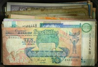 Miscellaneous - Small box banknotes world including Nicaragua, Seychelles, India, Belgium, Colombia, etc.