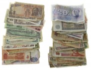 Miscellaneous - Small box banknotes world in used condition including Switzerland, Poland, Spain, Portugal, etc.