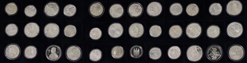 World coins - Collection 'Officiële Euro-uitgiften', silver proof coins, in 3 ca...