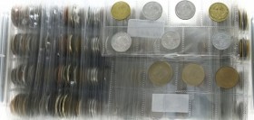 World coins - Box with appr. 400 world coins neatly packed in plastic covers, older and modern coins mixed with better years and scarcer types