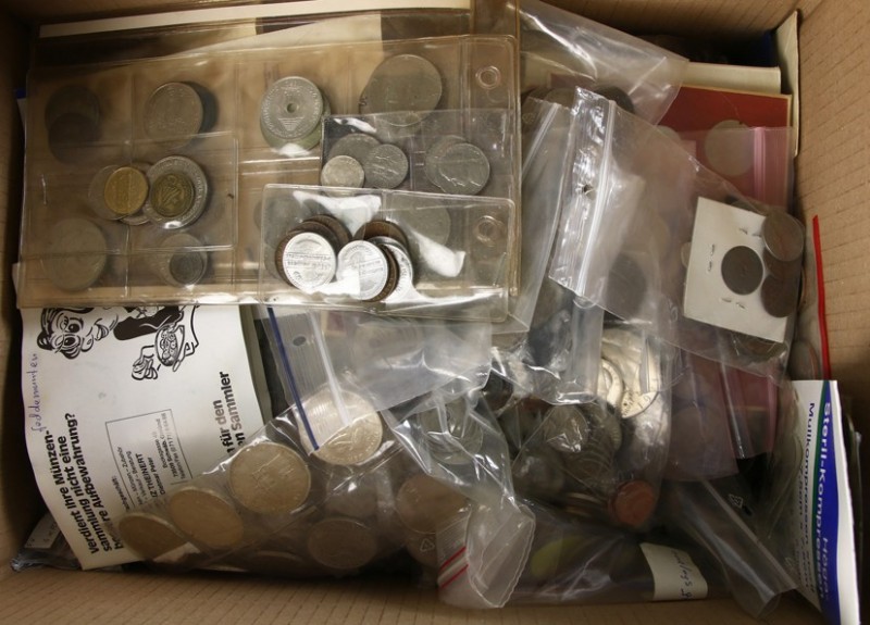 World coins - Large box with miscellaneous world coins, most of them on album sh...