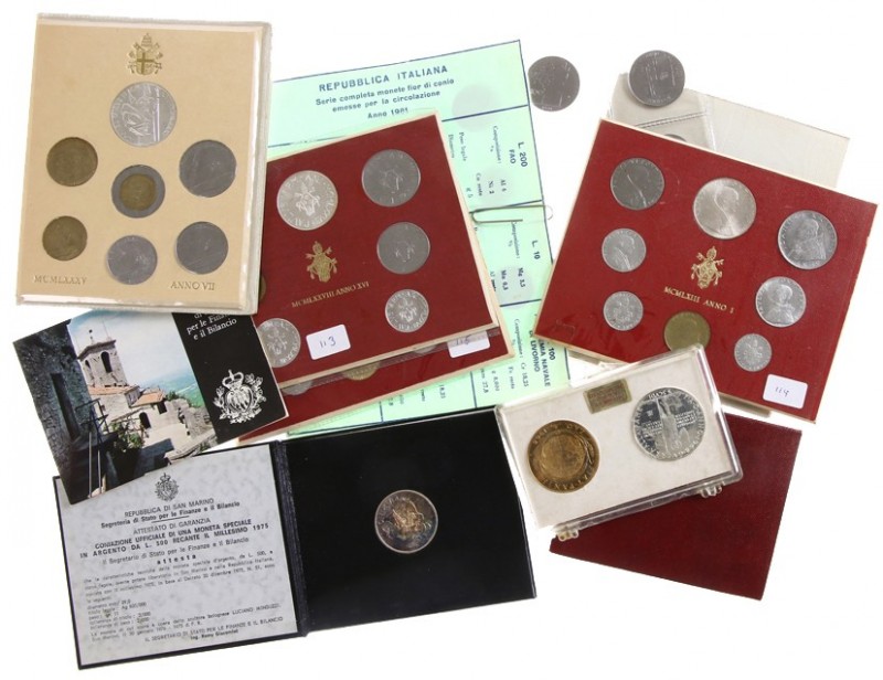 World coins - Lot with mintsets and coins of Malta, Italy, Vatican, San Marino e...