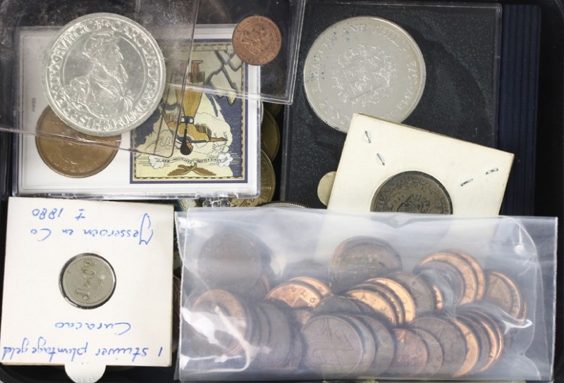 World coins - Leuk doosje munten w.o. zilver, ook oud