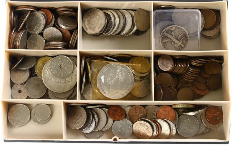 World coins - Box with various world coins including silver and current coins