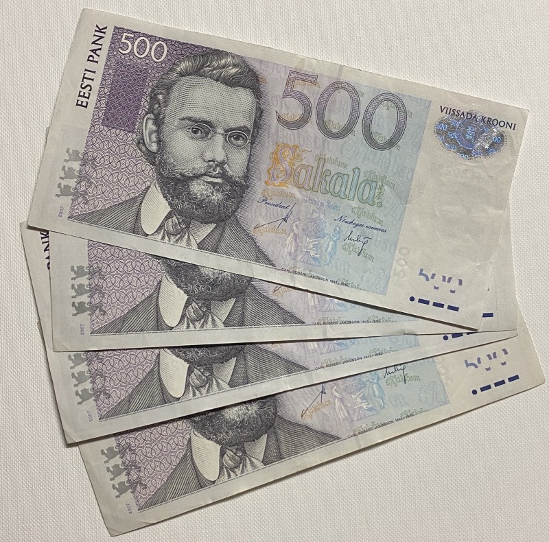 Estonia 500 krooni 2007 (4)
Various series and condition. 4 pc = 2000 EEK. Sold...