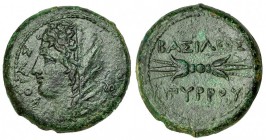 SICILIA. Siracusa. Pirro. AE 26 (278-276 a.C.). R/ Haz de rayos; ΒΑΣΙΛΕΩΣ ΠΥΡΡΟΥ. AE 12,2 g. SBG-1215. Pátina verde. MBC+.