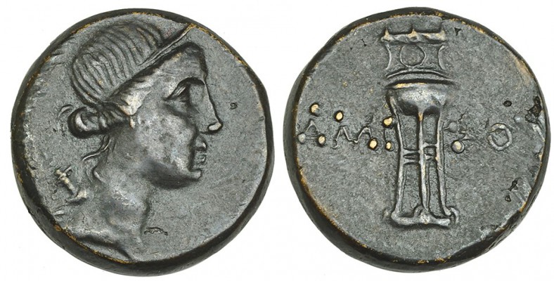PONTOS. Amisos. AE 20 (125-100 a.C.). A/ Busto de Artemisa a der. con arco y car...
