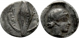 IONIA. Magnesia ad Maeandrum. Themistokles (Circa 465-459). Hemiobol. 

Obv: ΘE. 
Barley grain; maeander pattern to left.
Rev: MAΓ. 
Youthful mal...