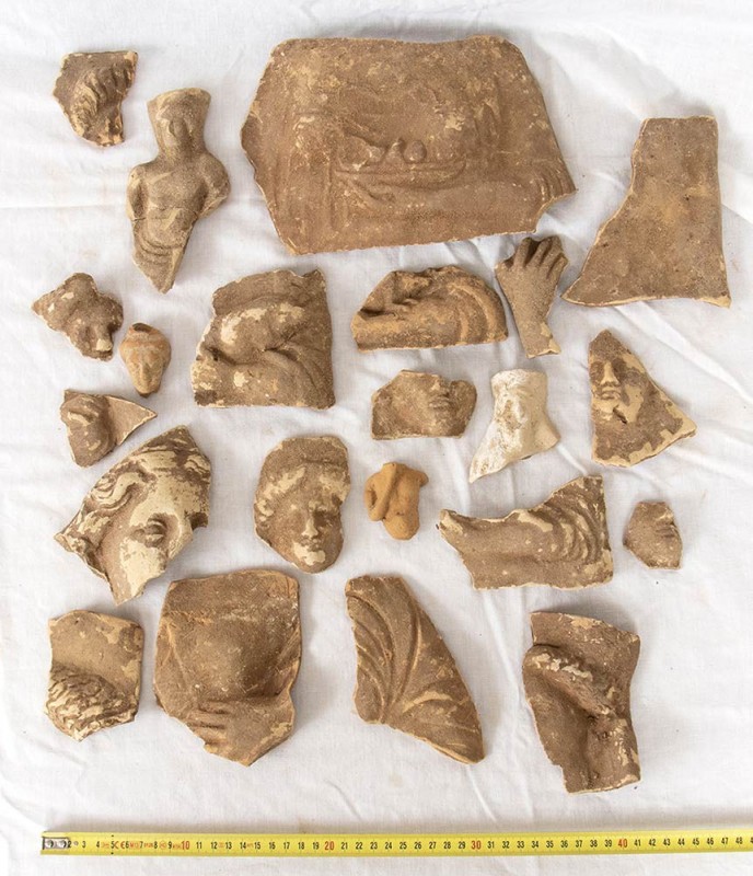 LARGE GROUP OF GREEK TERRACOTTA FRAGMENTS
4th - 2nd century BC

This large lo...