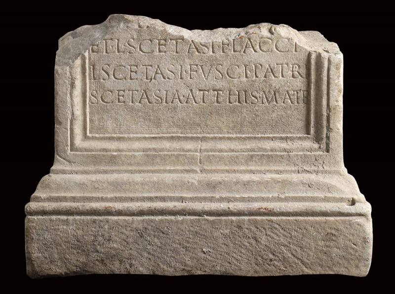 ROMAN MARBLE ALTAR OF THE GENS SCETASIA
1st - 2nd century AD
height cm 36; len...