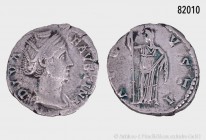Römische Kaiserzeit, Faustina Maior, Gattin des Antoninus Pius (gest. 141), Denar, Rom. Vs. DIVA - FAVSTINA, drapierte Porträtbüste der Kaiserin nach ...