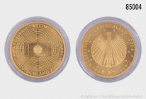 BRD, 100 Euro 2005 D, FIFA Fußball-Weltmeisterschaft Deutschland 2006. 15,55 g. 999,9er Gold (1/2 Unze Feingold). 15,55 g; 28 mm. AKS 324; Jaeger 516....