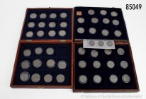 DDR, umfangreiches Konv. 49 Münzen (5 und 10 Mark) aus Abo-Bezug, dabei 10 Mark 1981 (700 Jahre Münzprägung in Berlin), 10 Mark 1986 (Ernst Thälmann),...