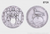 Drittes Reich, Zinn-Medaille 1940, von Karl Goetz, beim Bayer. Hauptmünzamt, auf den Wehrpakt zwischen Italien, Japan und dem Deutschen Reich. 18,8 g;...