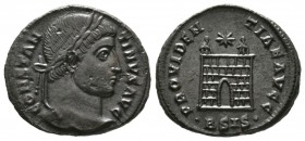 Constantine I (307/310-337), Follis, Siscia, 326-7, 3.13g, 18mm. Laureate head right / Camp-gate with two turrets, star above; •BSIS•. RIC VII 200. Ne...