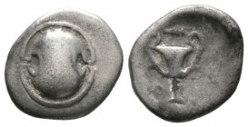 Boeotia, Federal Coinage, c. 395-340 BC, Hemidrachm, 2.49g, 14mm. Boeotian shield / Kantharos; above, club right; to right, grape bunch on vine; BO-I ...