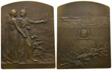 Bronze Plaquette, Exposition International de Glasgow 1901, by F. Vernon, 108.31g, 68x54mm. Scotland receiving France in Glasgow / EXPOSITION INTERNAT...