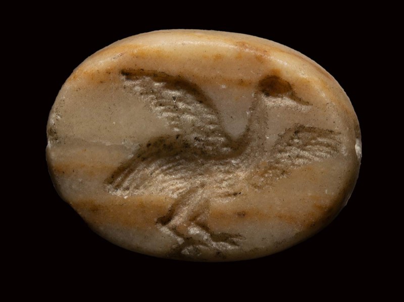 An early greek alabaster seal. Swan.

2nd millenium B.C.

13 x 18 x 8 mm

...
