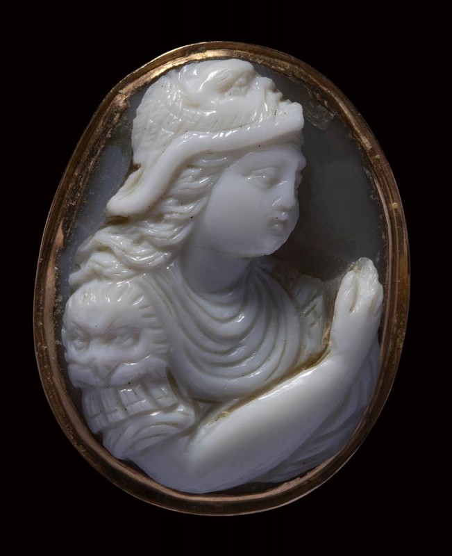 A renaissance agate cameo mounted on a modern gold ring. Athena

16th century ...