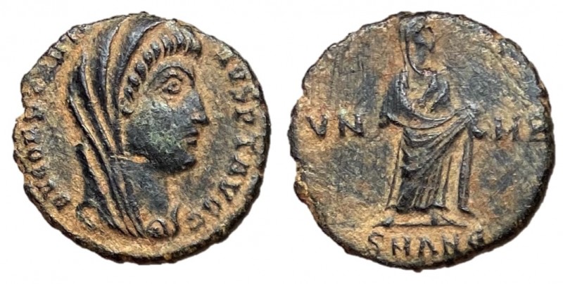 Divus Constantine, Issue by Constantius II, 347 - 348 AD
AE Follis, Alexandria ...