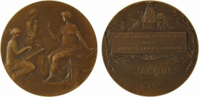 Legastelois (J.-P.) : Association des instituteurs libres, 1912 Paris

SPL. Bronze, 50,0 mm, 66,85 g, 12 h

Corne d'abondance

Attribution au re...