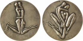 Allemagne, Couple, par Walter Ibscher, N° 225, s.d

SPL, R. Argent, 60,0 mm, 202,90 g, 12 h

Intéressante médaille moderne en argent, sur un flan ...