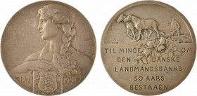 Danemark, cinquantenaire de la Banque danoise agricole, par Morlon, Ag, 1921

SPL, R. Argent, 90,5 mm, 316,00 g, 12 h

Différent en forme d'écu su...