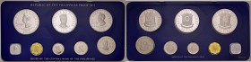Filippine - Set 1975 C In Franklin Mint box. Circa 37 grammi di argento fino. Scatola in discrete condizioni.&nbsp;Scritte a penna sulla confezione es...