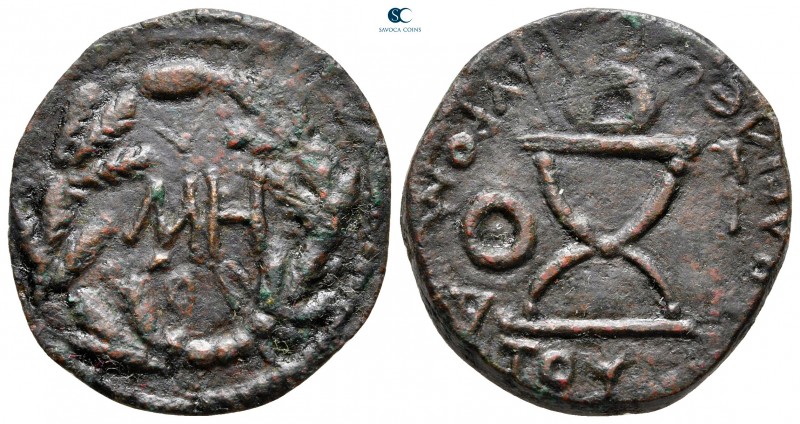 Kings of Bosporos. Sauromates I AD 93-124. 
48 Units Æ

26 mm., 9,17 g.


...