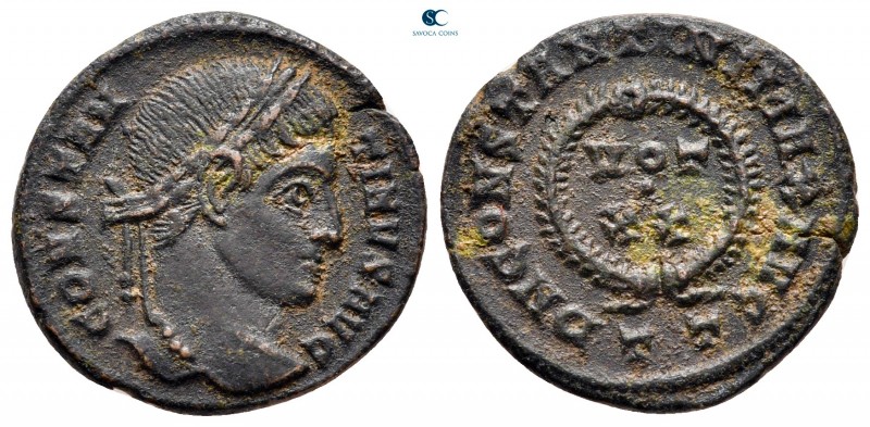 Constantine I the Great AD 306-337. Ticinum
Follis Æ

19 mm., 3,09 g.



...