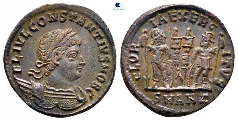 Constantius II, as Caesar AD 324-337. Antioch
Follis Æ

17 mm., 1,74 g.


...