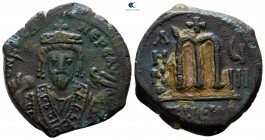 Phocas AD 602-610. Theoupolis (Antioch). Follis Æ