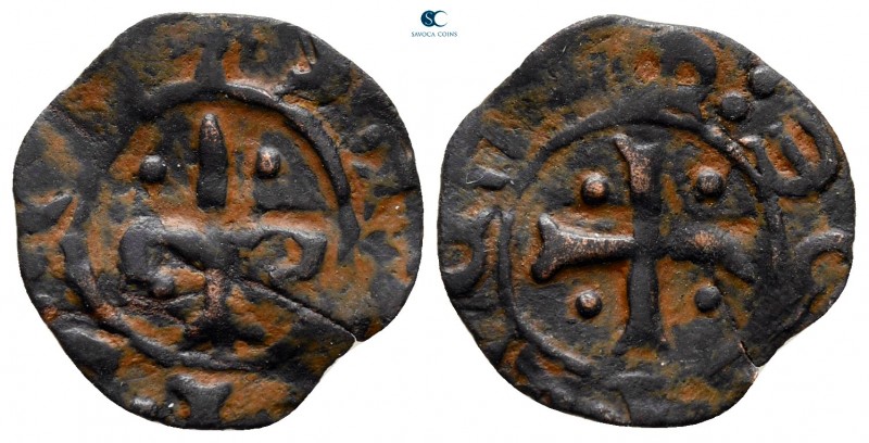 Bohemond IV, 1st Reign AD 1201-1216. 
Pougeoise Æ

16 mm., 0,52 g.



ver...