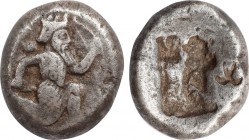ACHAEMENID EMPIRE. Time of Artaxerxes II to Darius III (Circa 375-330 BC). Siglos.
Obv: Persian king in kneeling-running stance right, holding dagger ...