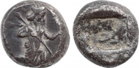 ACHAEMENID EMPIRE. Time of Darios I to Xerxes II (485-420 BC). Siglos. Sardes.
Obv: Persian king in kneeling-running stance right, holding spear and b...