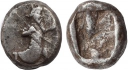 ACHAEMENID EMPIRE. Time of Darios I to Xerxes II (485-420 BC). Siglos. Sardes.
Obv: Persian king in kneeling-running stance right, holding spear and b...