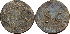 Augustus (27 BC - 14 AD). AE Dupondius. Rome mint; T. Quinctius Crispinus Sulpicianus, moneyer. Struck 18 BC. Legend within wreath. / Legend around la...